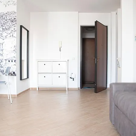 Baronio At Apartment *